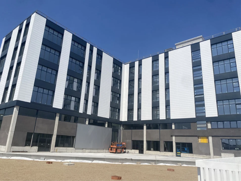 Fachada exterior real de Pablo Iglesias 21–27